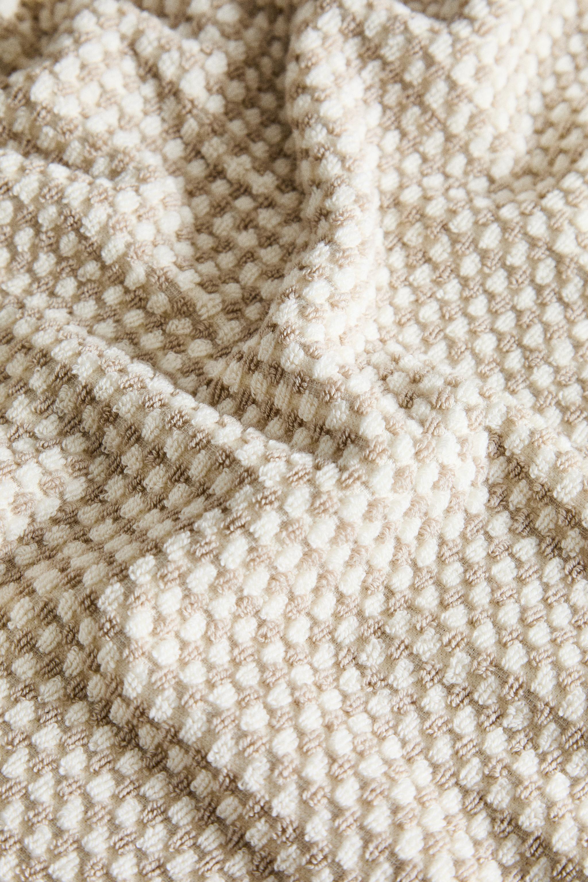 TEXTURED CHECK BATH TOWEL